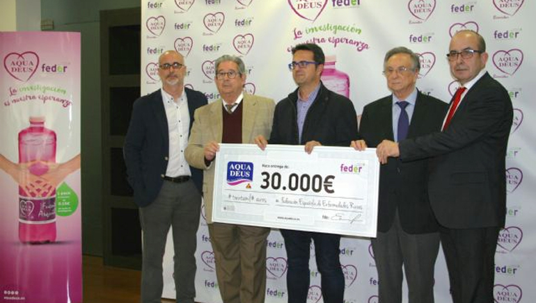 AQUADEUS entrega 30.000 euros a la Federacin Espaola de Enfermedades Raras para proyectos de investigacin